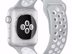 Curea iUni compatibila cu Apple Watch 1/2/3/4/5/6/7, 44mm, Silicon Sport, Argintiu/Alb